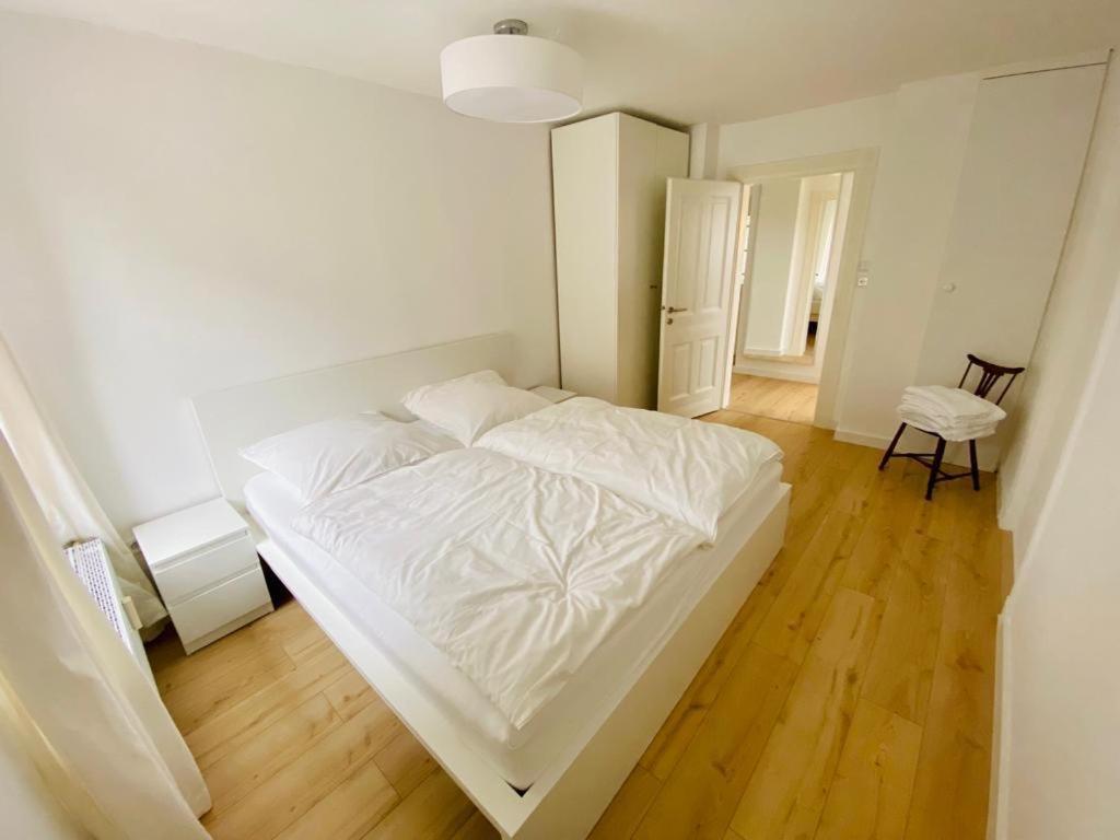 Cute Apartment - Detmold City Center - Large Kitchen, Bath, South Facing Balcony - Free Parking And Wifi Exterior foto